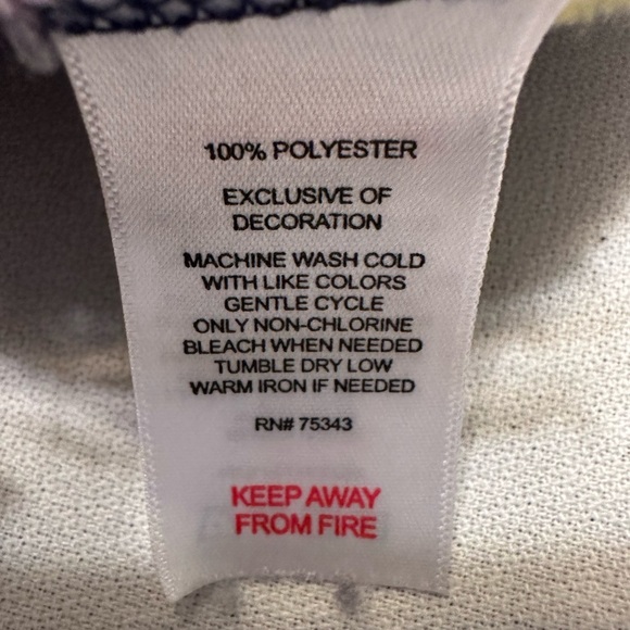 Charlotte Russe. Black pleather skirt with zipper back and asymmetrical hem Sz M - Picture 4 of 4